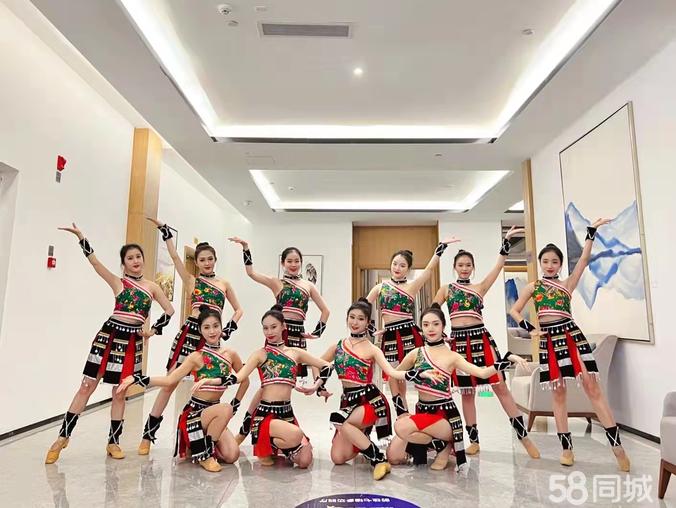 本地演藝團 一站式專業慶典演繹服務，點亮您的每一個重要時刻